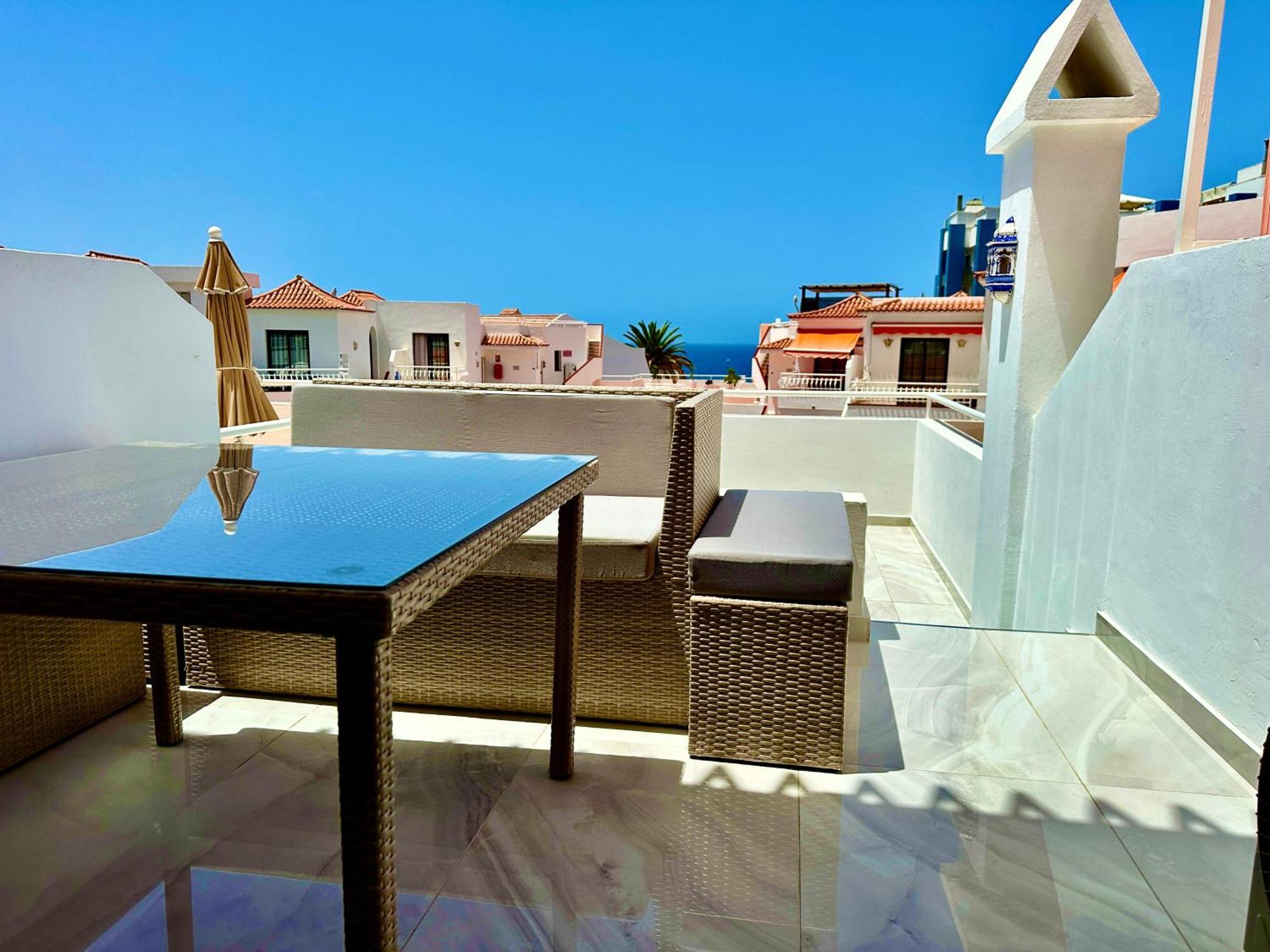 Апартаменты Luxury Diamond - Ocean View, Big Terraces, Air Con, Wifi Лос Кристианос Экстерьер фото